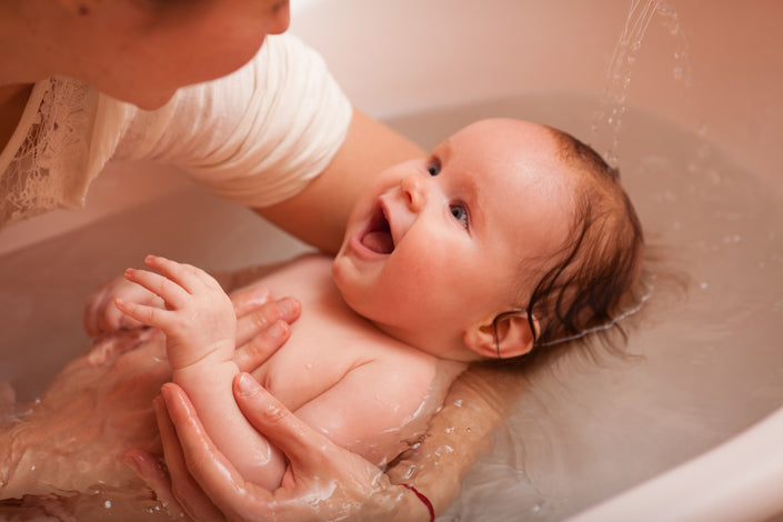 Le bain de bébé : quand, comment et à quelle fréquence - voici comment procéder correctement